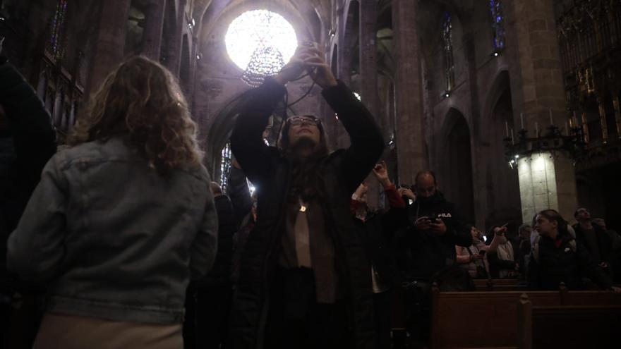 El &#039;Vuit de La Seu&#039; ilumina la Catedral