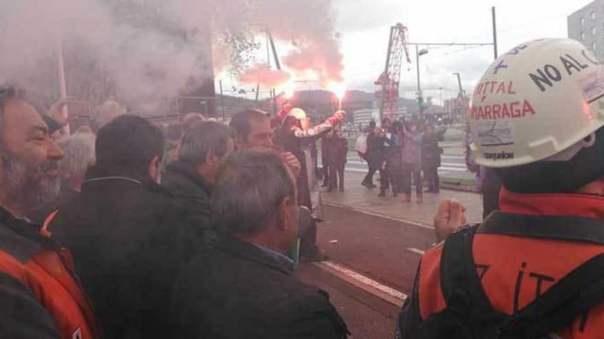 Protesta en Bilbao contra el cierre de plantas de Arcelor