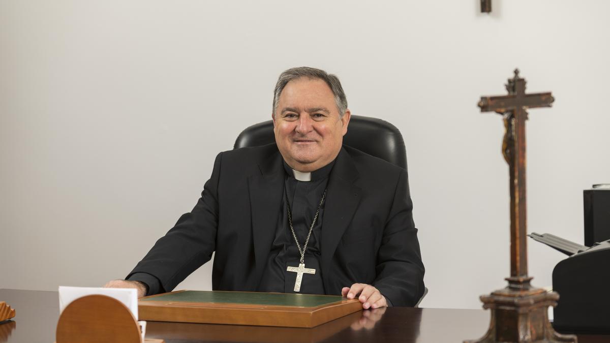 José Mazuelos, en su despacho diocesano.