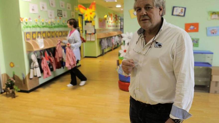 El director de la escuela infantil del Rubín, Sabino Gómez, ayer, en el centro escolar.