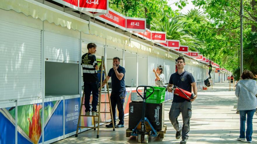 Los libros vuelven a &quot;habitar&quot; desde hoy el Paseo del Parque