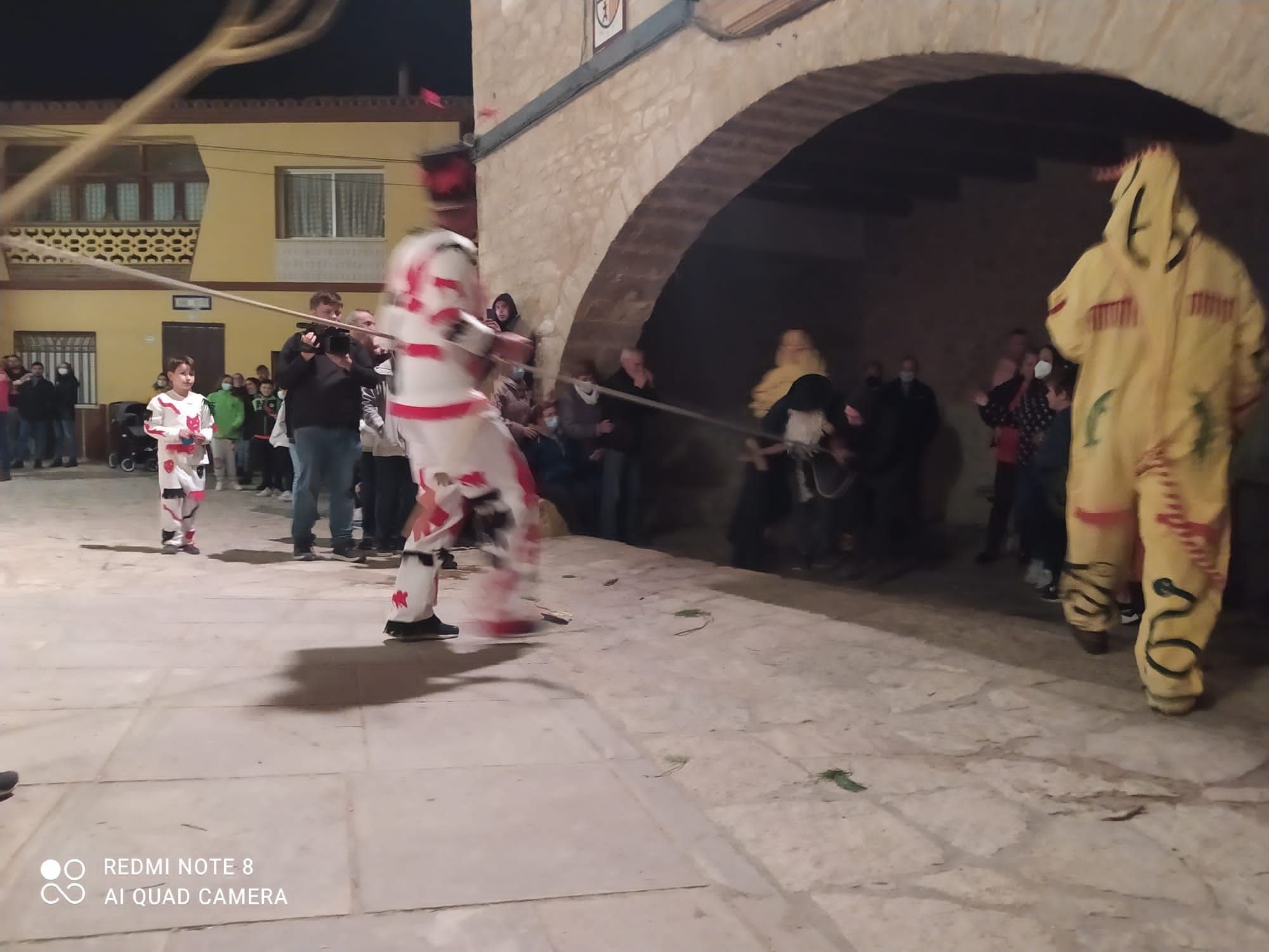 Las imágenes de la fiesta más rara de Sant Antoni en la Todolella, en octubre