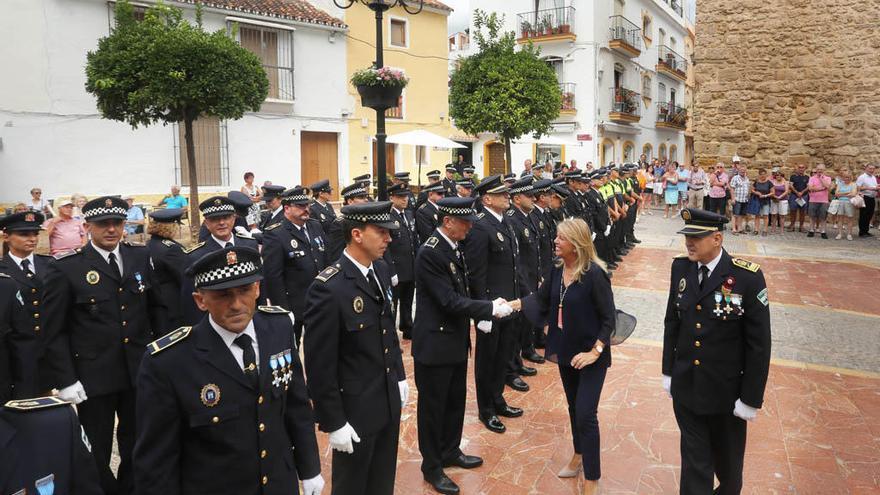 La Policía Local celebró ayer el Día de los Santos Patronos en una jornada que contó con una misa en la iglesia de Nuestra Señora de la Encarnación, uno de los emplazamientos más simbólicos del municipio, y una entrega de medallas y felicitaciones a agentes del Cuerpo.