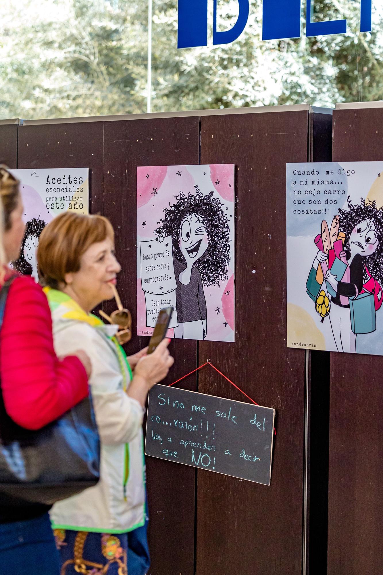 Pancartas en la calle y arte hecho por mujeres para conmemorar el 8M en Benidorm