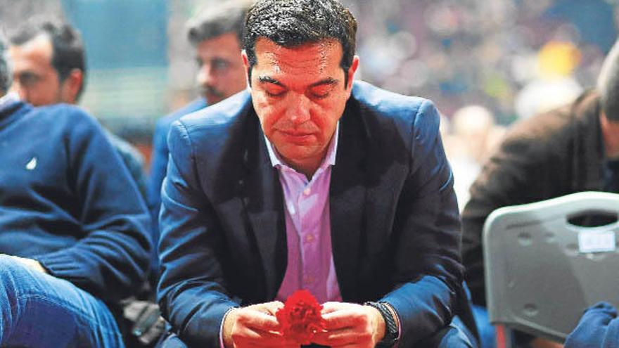 El máximo responsable de Syriza, Alexis Tsipras, en el transcurso de un acto electoral del partido que puede ganar los comicios griegos del 25 de enero.