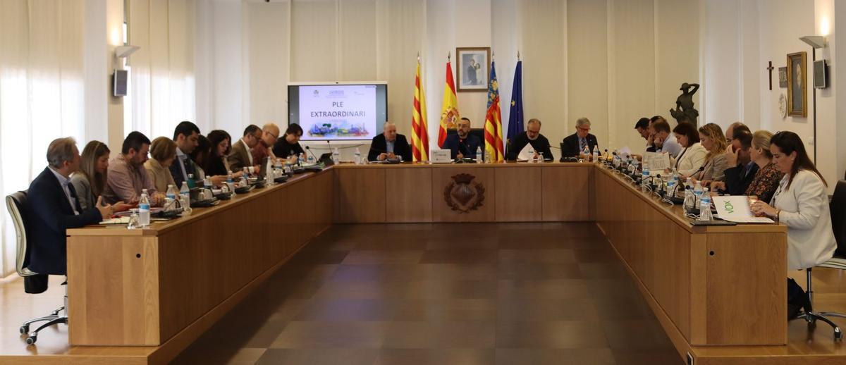 La corporación municipal de Vila-real ha celebrado hoy pleno extraordinario y urgente para aprobar los presupuesto para este año.