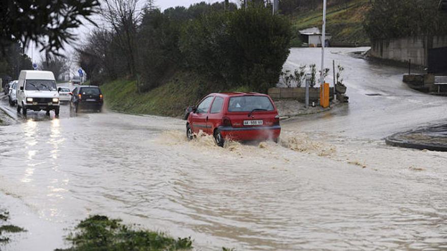 Itàlia Un temporal de pluja i neu causa un mort i dos desapareguts