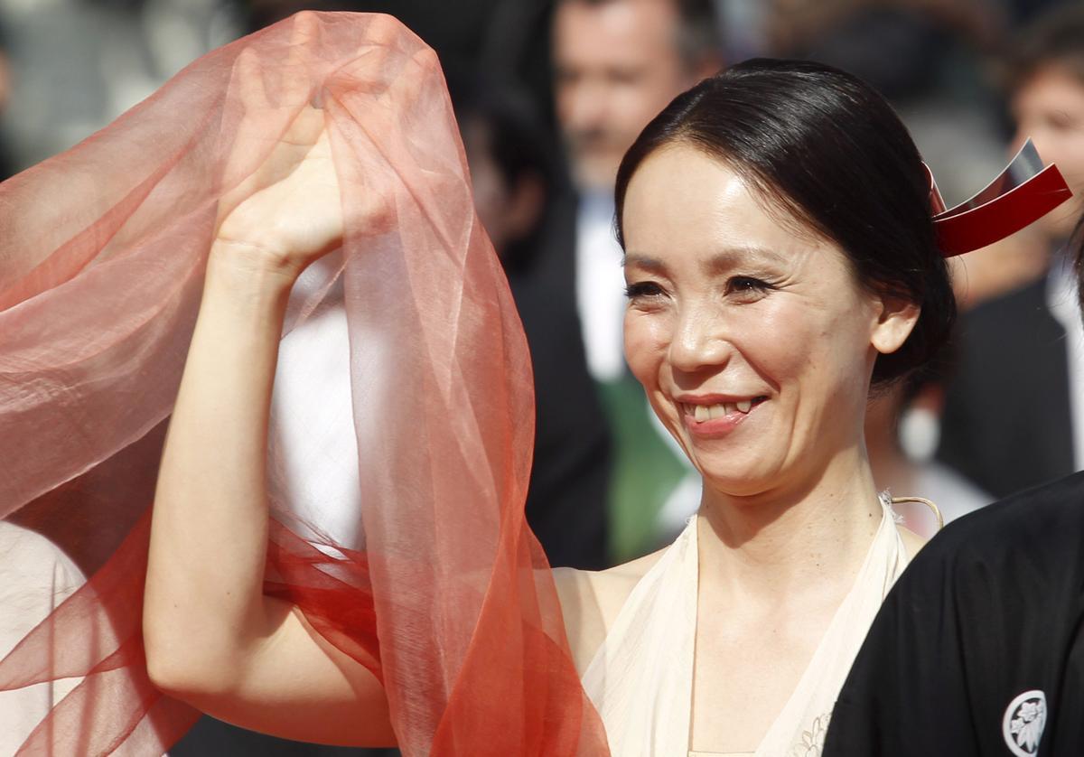 Puntades de peu a l’estómac, blaus: la directora japonesa Naomi Kawase és acusada d’agredir el seu equip