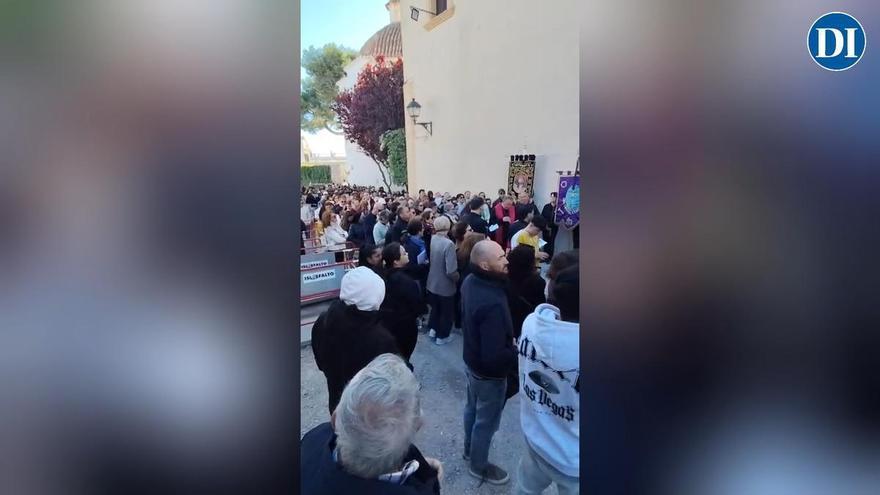El vía crucis del Cristo de la agonía sube hasta la Catedral de Ibiza