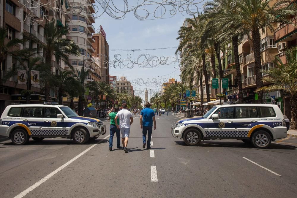 Las mascletàs previas a hogueras arrancan con mucho público y sin incidentes