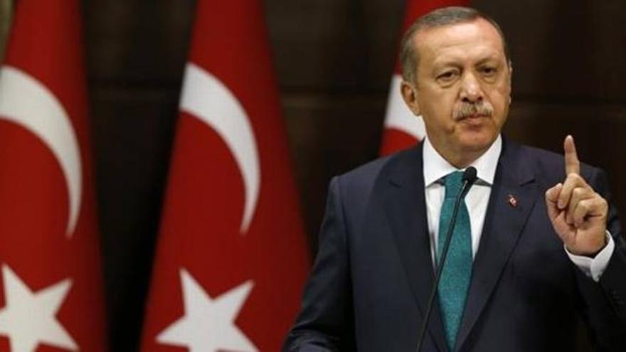 Erdogan levanta la prohibición de llevar velo en la Administración turca
