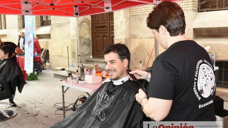 Adrián bien merece un corte de pelo