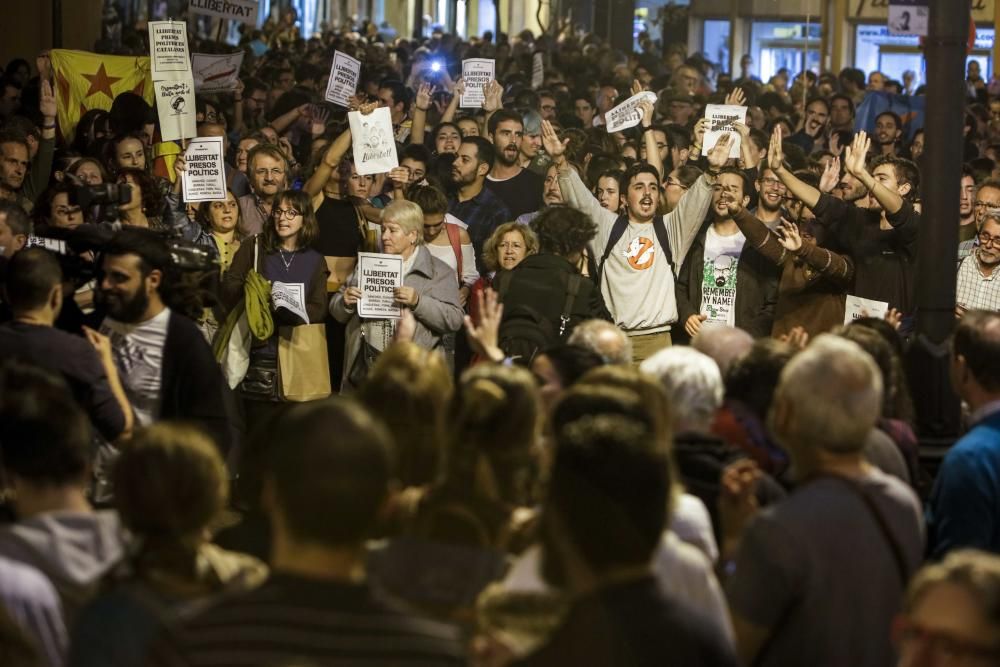 1.500 personas en contra de los “presos políticos” en Cort