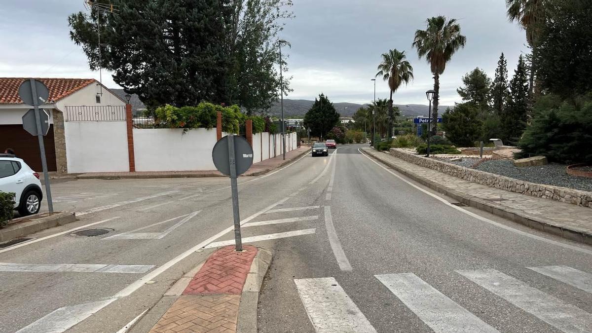 Punto de la entrada del núcleo urbano de Vallada desde donde partirá el itinerario ciclopeatonal previsto.