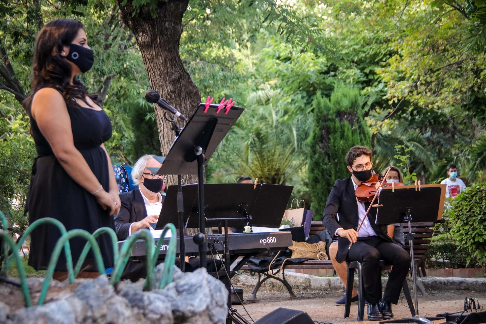 Alcoy homenajea a los 81 fallecidos a causa de la Covid 19