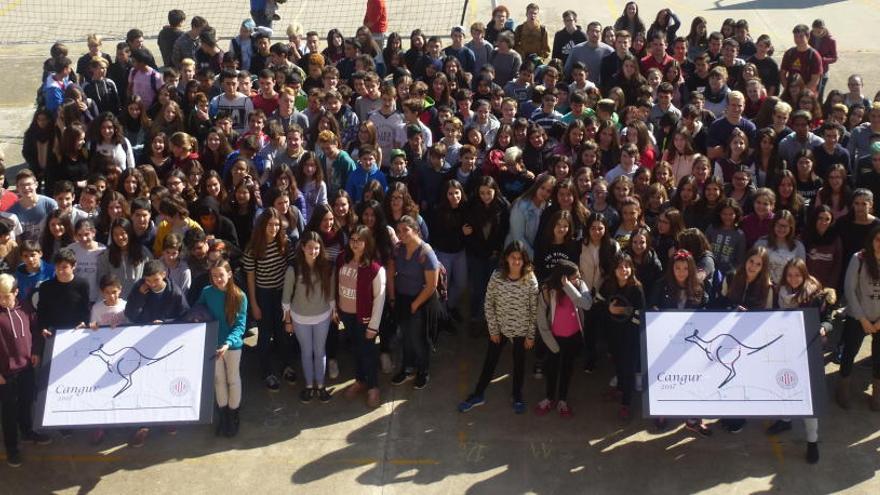 Uns 300 joves participen a les Proves Cangur a l&#039;IES Francesc Ribalta de Solsona