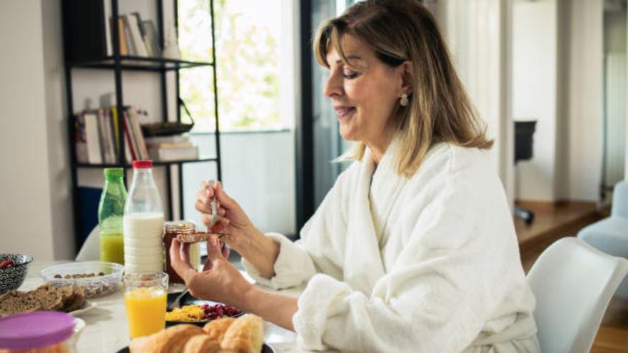 El alimento que debes desayunar si sales a caminar por las mañanas y que te ayudará a perder peso