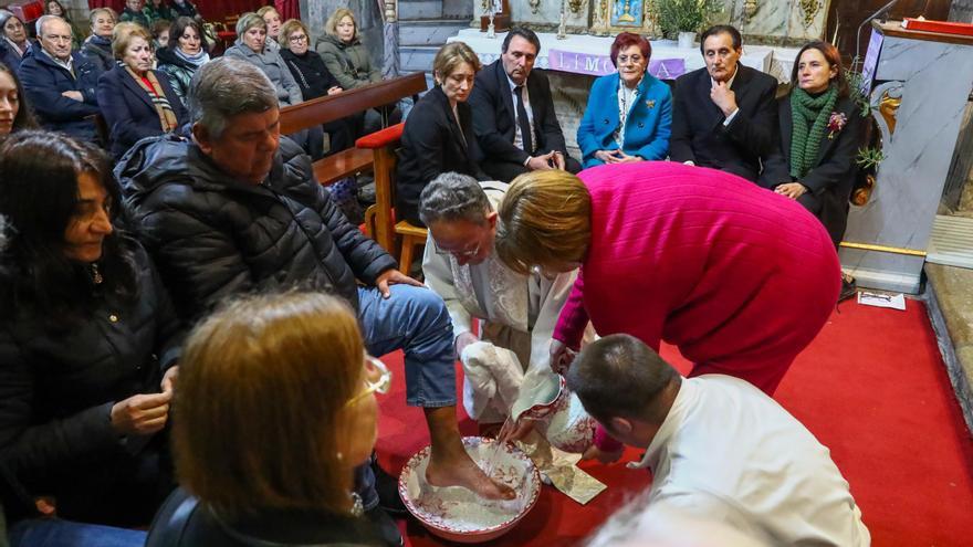 Cambados y Paradela eluden la lluvia y celebran sus tradiciones