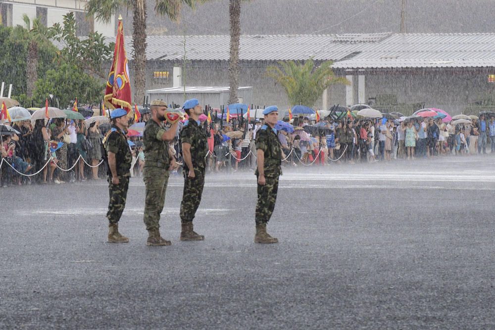 Despedida de la Brigada Líbano bajo la lluvia