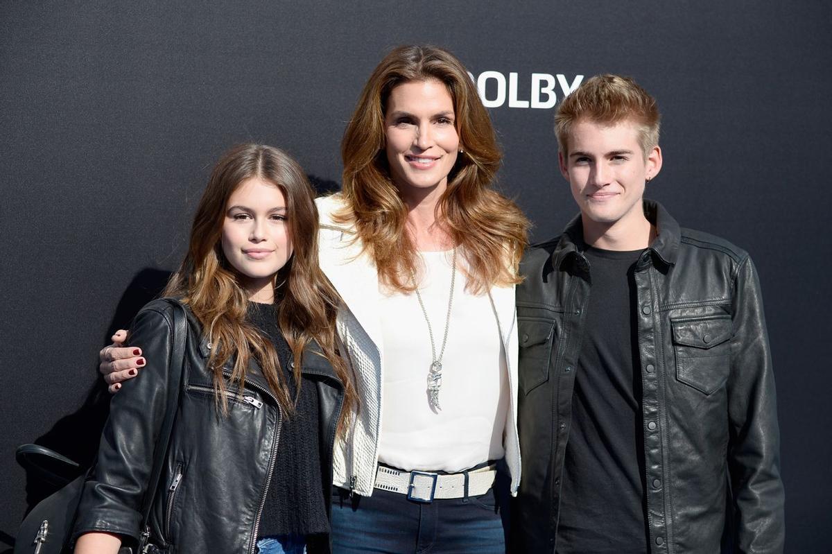 Sus hijos: Presley y Kaia Gerber