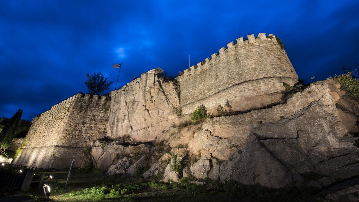 El Castell de Sant Ferran il·luminat