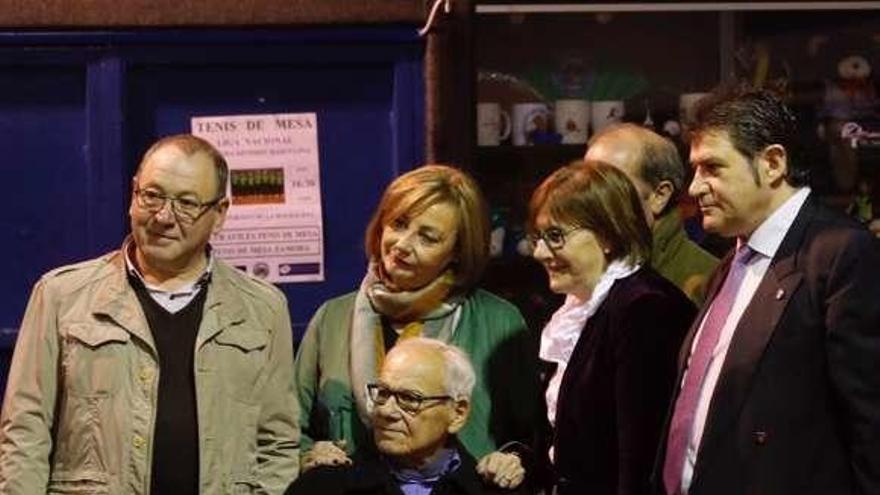 Por la izquierda, Santiago Rodríguez Vega, Manuel Ponga, Mariví Monteserín, Pilar Varela y Juan Carlos Paramá, ayer.