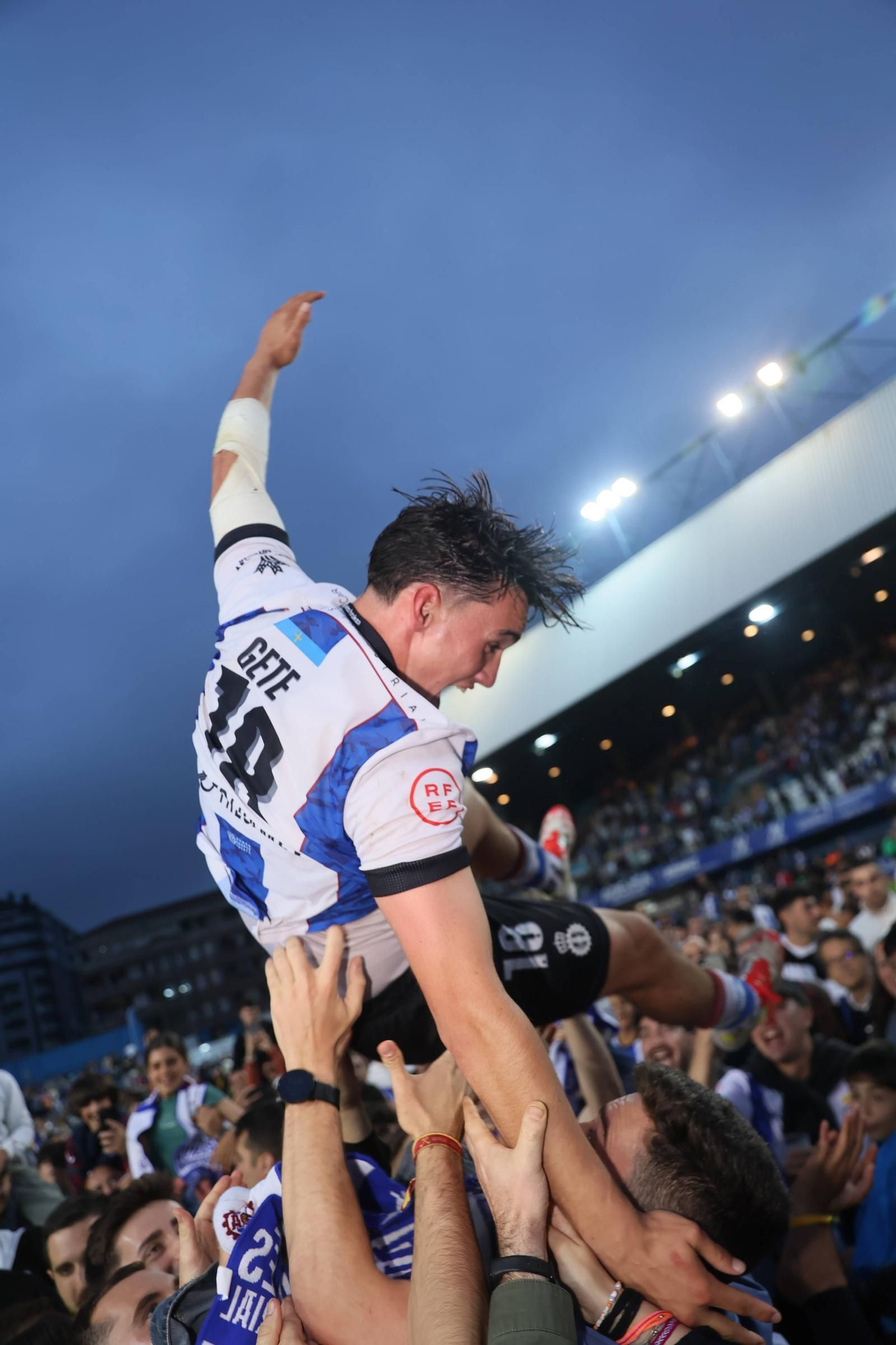 EN IMÁGENES: La final por el ascenso entre Avilés y Rayo Majadahonda vivida en el Suárez Puerta