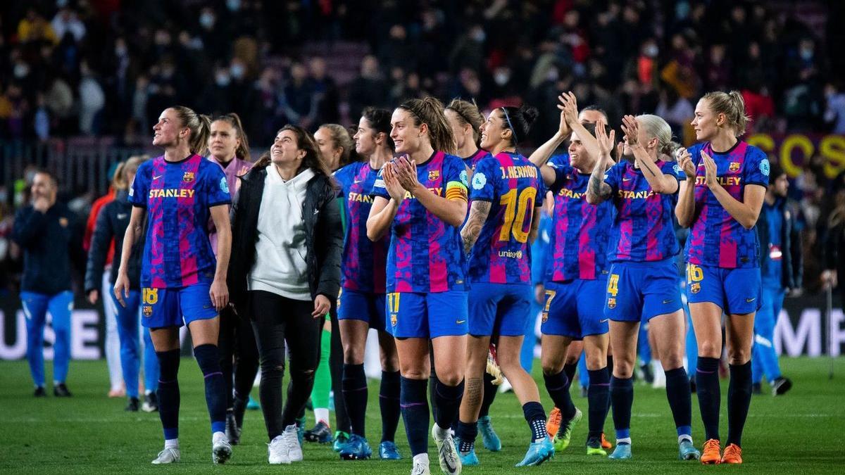 El equipo agradece el aliento al público, en el partido de Champions contra el Madrid, el pasado 30 de marzo