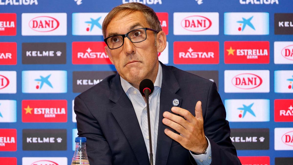 Fran Garagarza, director deportivo, en una rueda de prensa con el RCD Espanyol
