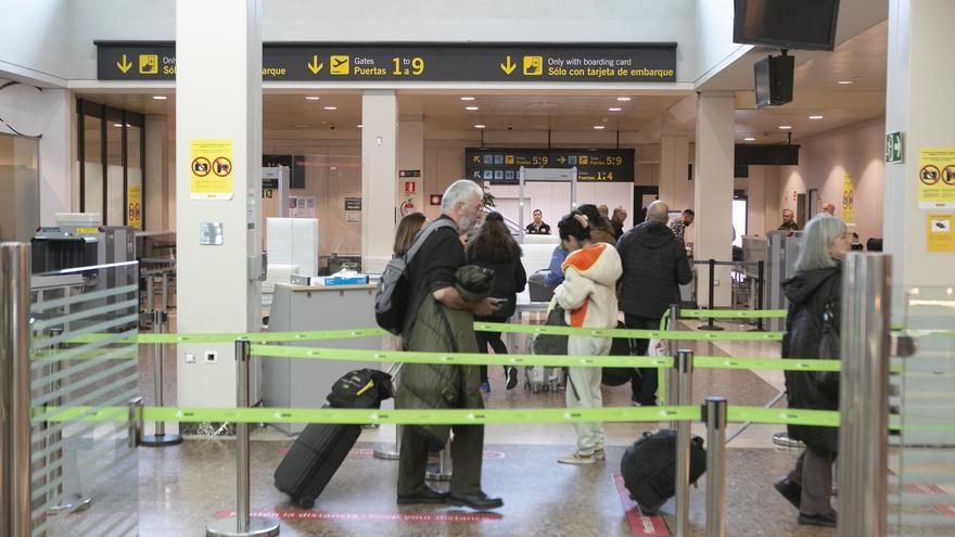 El Aeropuerto de Asturias, de récord en récord, registra el mejor febrero de su historia