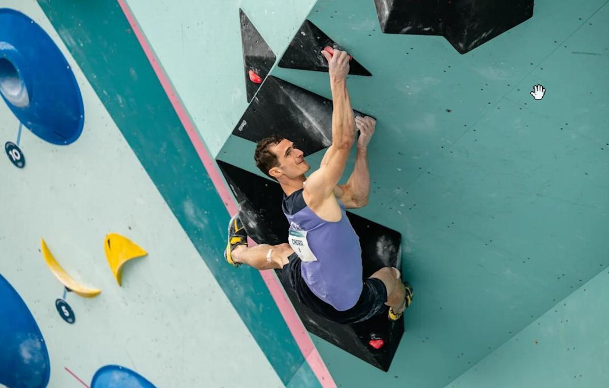 Escalador profesional Adam Ondra en los Juegos Olímpicos de París 2024