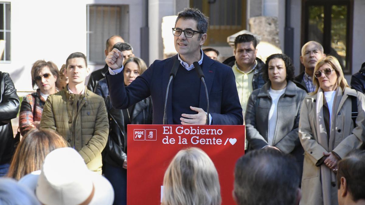 Bolaños: El Gobierno, del lado de los sanitarios contra la "gestión desastrosa del PP"