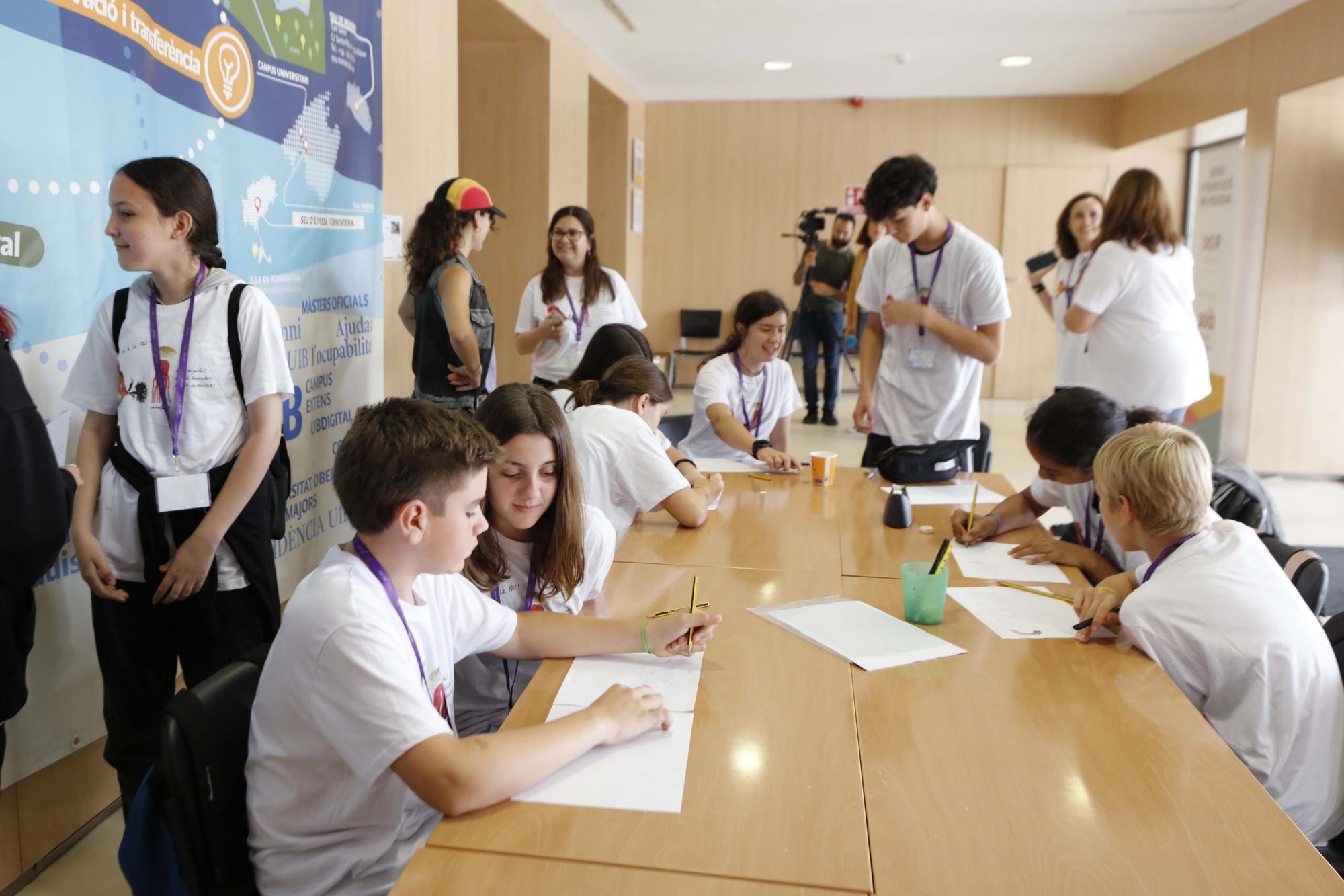 Galería de imágenes de los talleres estudiantiles celebrados en la UIB de Ibiza