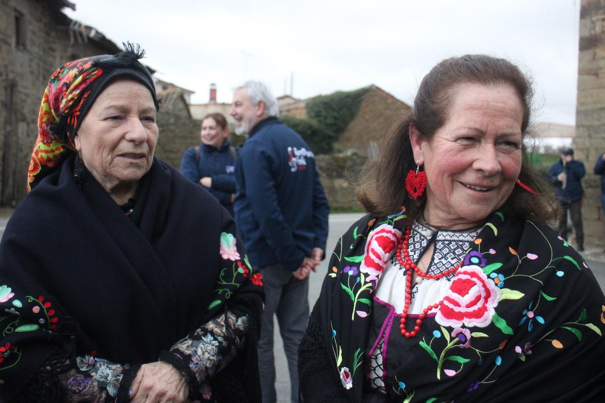 Villanueva de Valrojo vive su Domingo Gordo