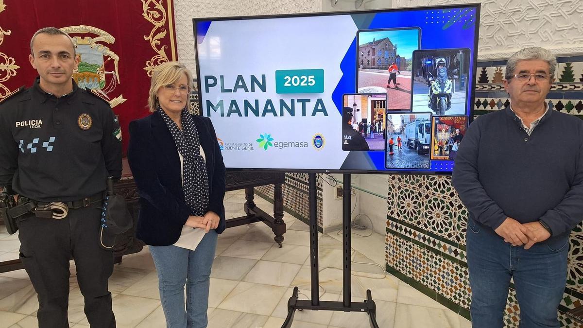 Manuel López, Tatiana Pozo y Rafael Morales presentan el Plan Mananta de Puente Genil.