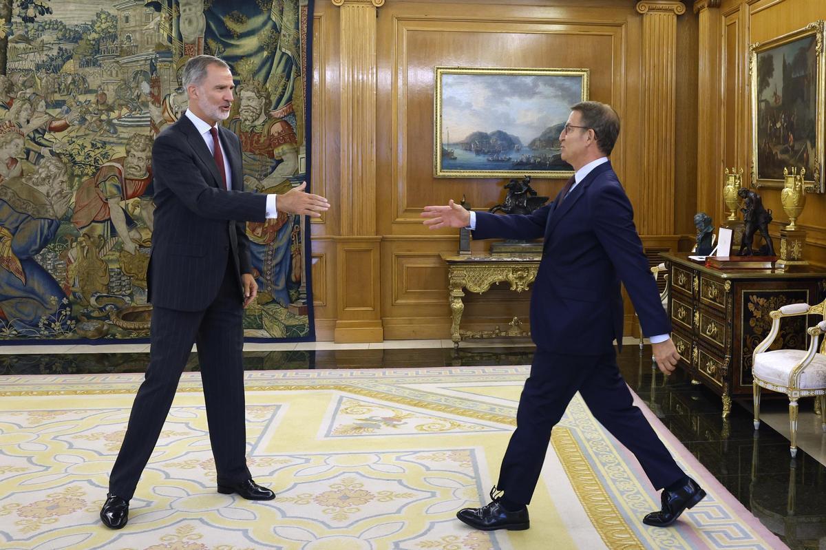 El rey Felipe VI y Alberto Núñez Feijóo.
