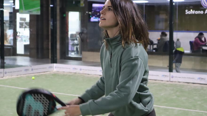 Marta Galán lleva dos meses en pádel y ve muchos progresos