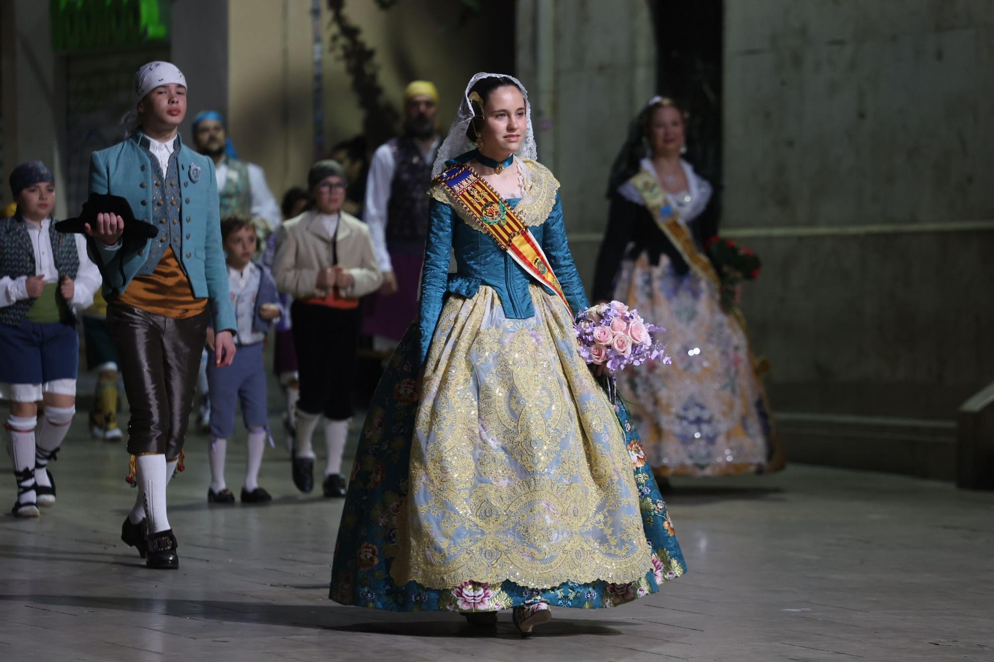 Las falleras mayores de las comisiones en la Ofrenda del 18 de Marzo (y II)