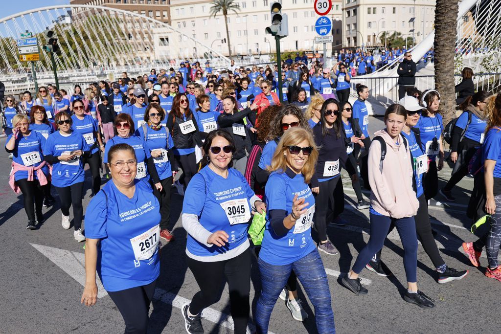 Imágenes del recorrido de la Carrera de la Mujer: avenida Pío Baroja y puente del Reina Sofía (I)