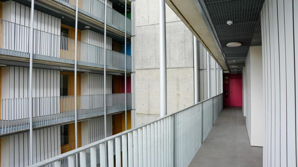 Bloque de pisos para personas mayores entregados por el Ayuntamiento de Barcelona en la manzana de Germanetes, en el Eixample.