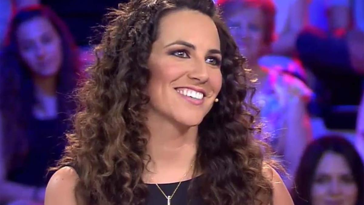 Irene Junquera sorprendió con su melena rizada