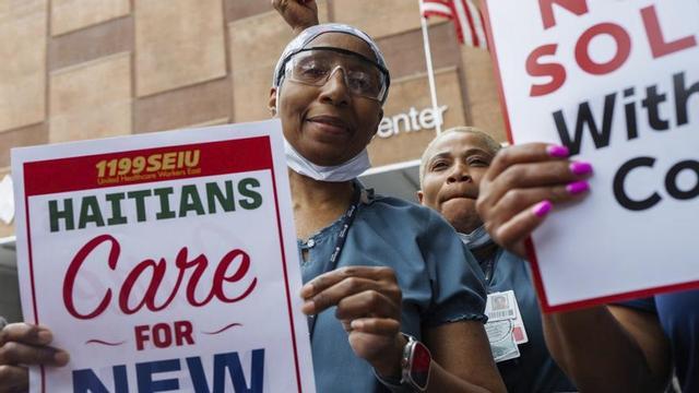 Treballadors haitians protesten a Nova York per expiració de l’Estatus de Protecció Temporal. | OLGA FEDOROVA / EFE