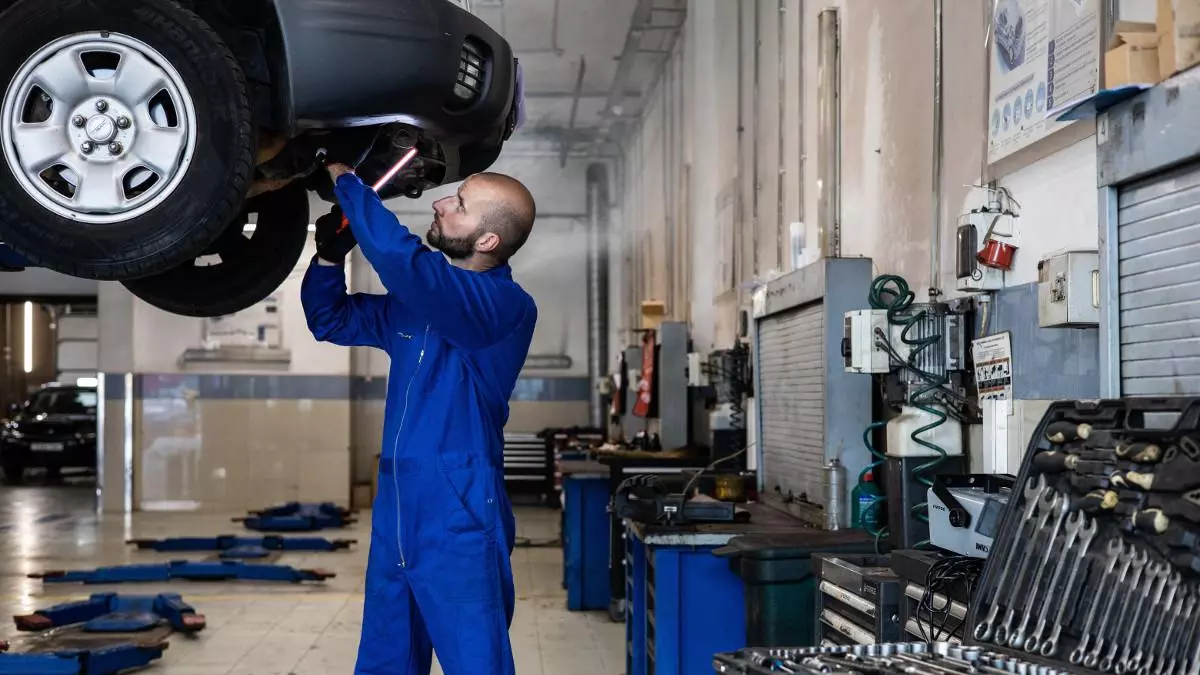 Cuando llevas el coche al taller… ¿conoces tus derechos?