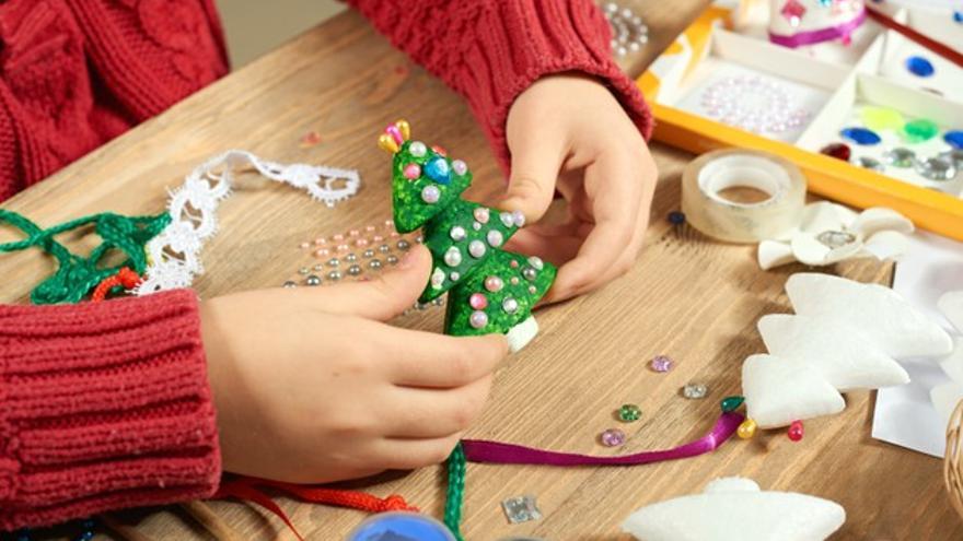 Diversión hechas a mano. Pequeños y mayores pueden participar en talleres de todo tipo.