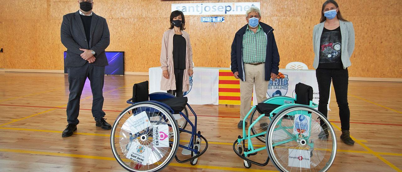 Imagen del acto de presentación del programa ‘Més Q Basket’, que se llevó a cabo  este miércoles en las instalaciones del pabellón de Can Guerxo de Sant Jordi. | VICENT MARÍ