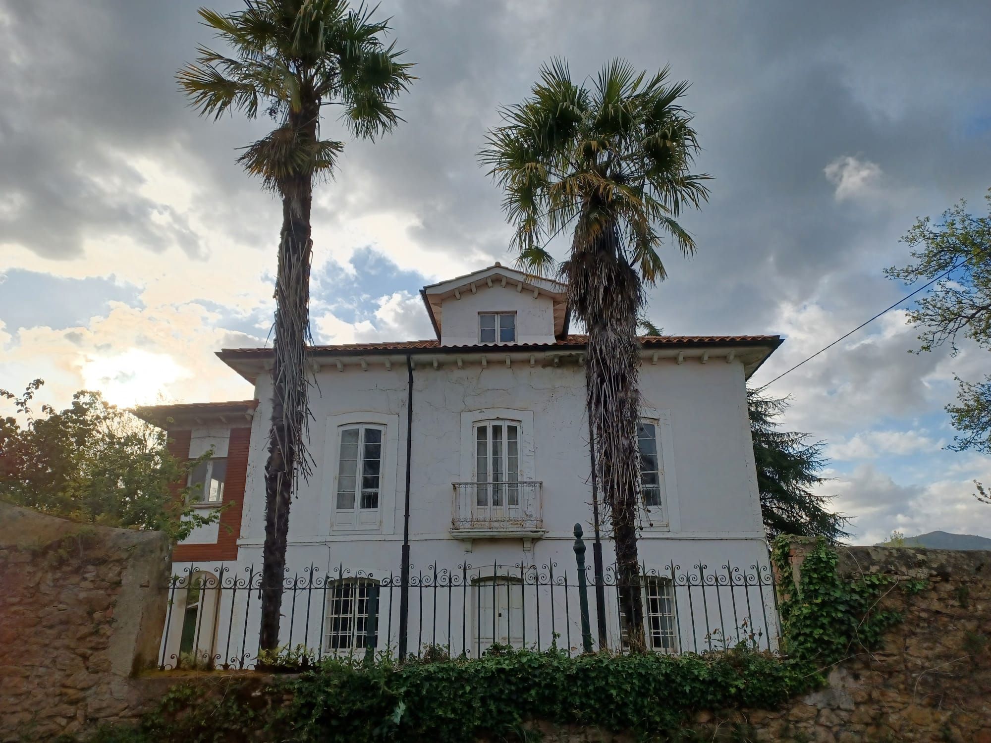 Así es San Cucao, la parroquia de los castillos y palacios de Llanera y la zona rural que más crece en población