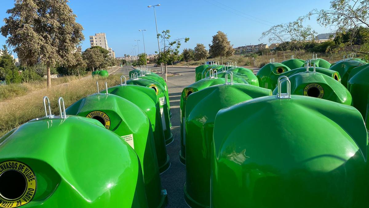 Contenedores de recogida de vidrio.