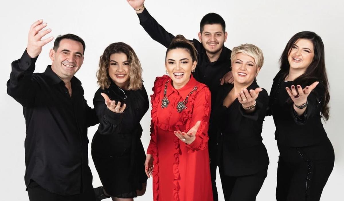 Albania - Albina & Familja Kelmendi