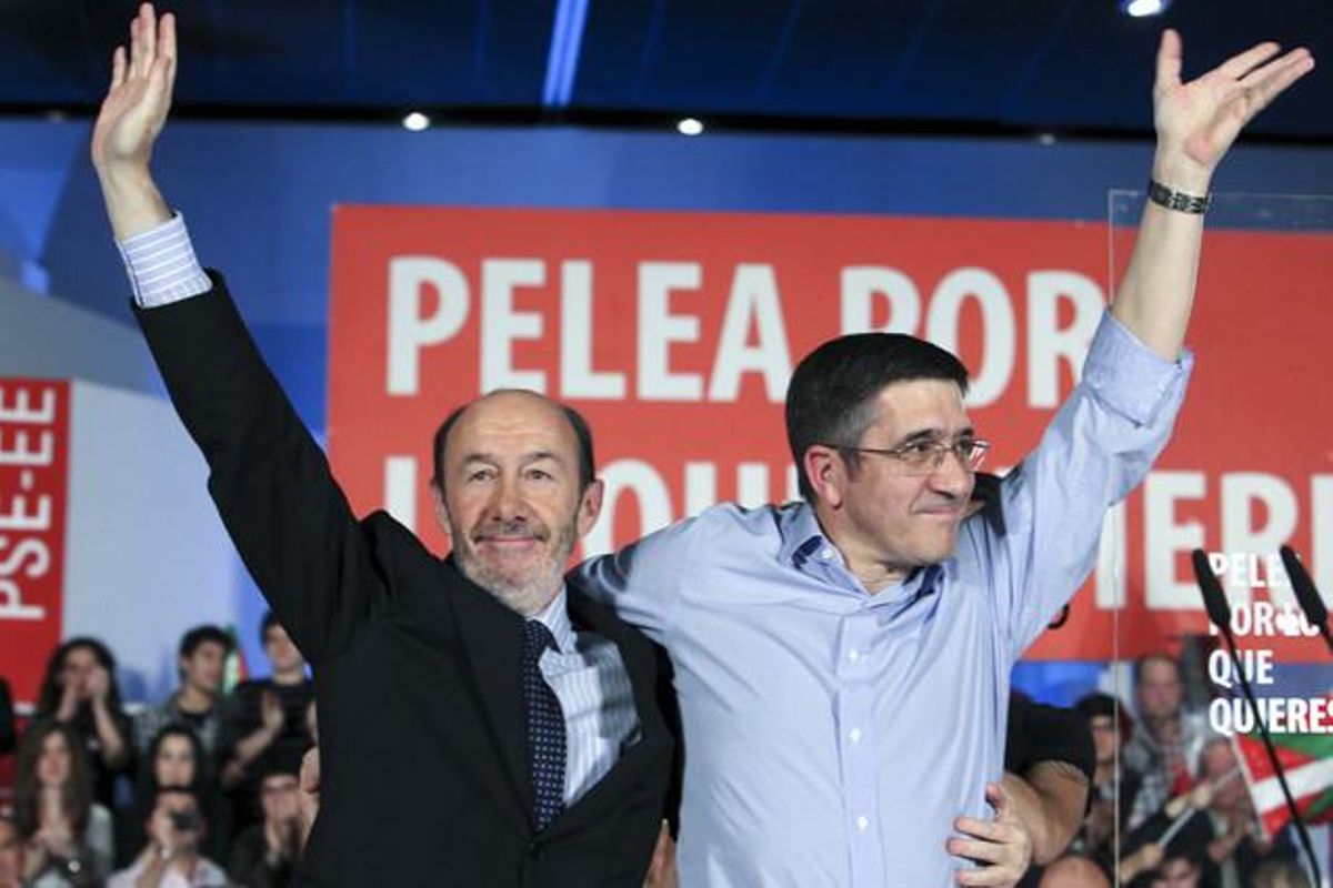 Alfredo Pérez Rubalcaba i Patxi López, durant el míting de Barakaldo. Alfredo Pérez Rubalcaba i Patxi López, durant el míting de Barakaldo.