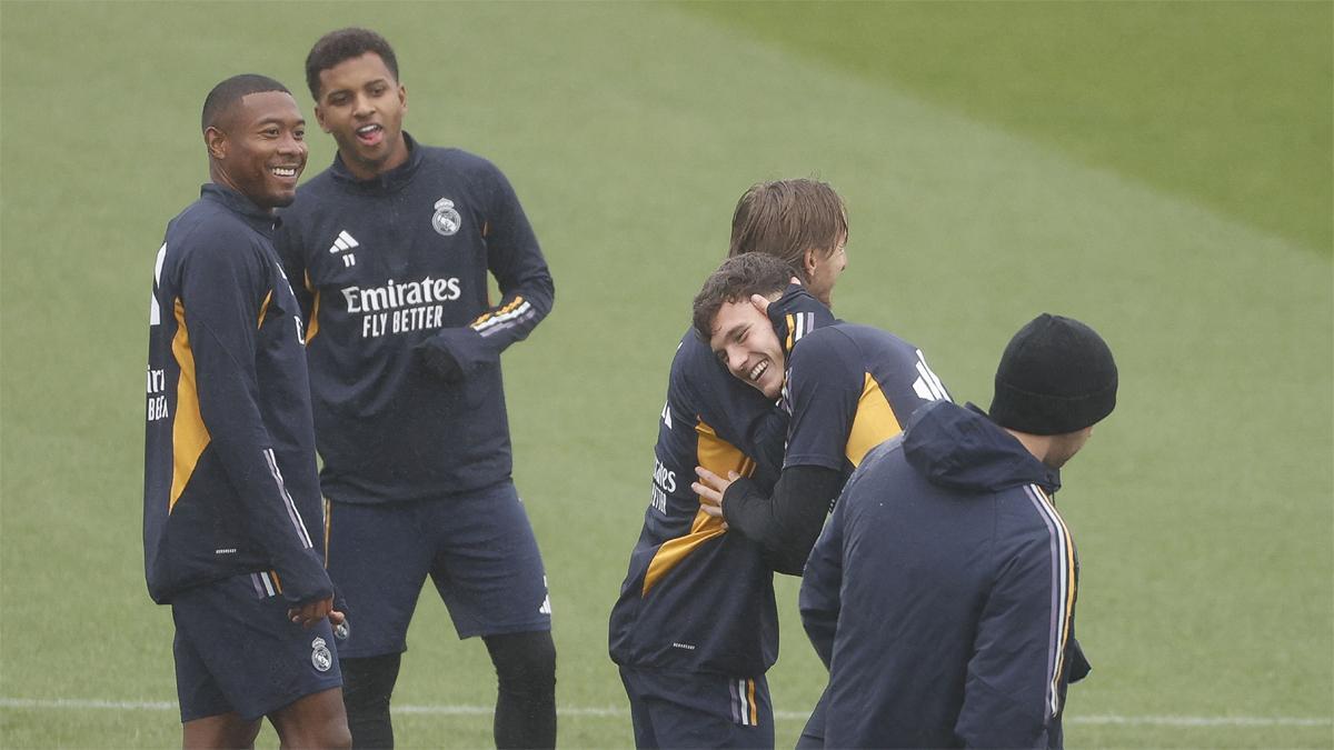 Los jugadores del Real Madrid, en el entrenamiento previo al partido ante el Rayo Vallecano